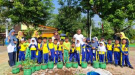 Foto kegiatan di SDN Ngijo 01 Gandeng Dinas Pertanian Gelar Edukasi dan Aksi Menanam Cabai: Tanamkan Ketahanan Pangan Sejak Dini