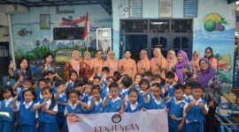 Foto Bersama yang penuh suka cita 