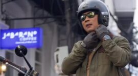Foto Ritwan Kamil Ketika berpose mengendarai motor di akun Instagram.