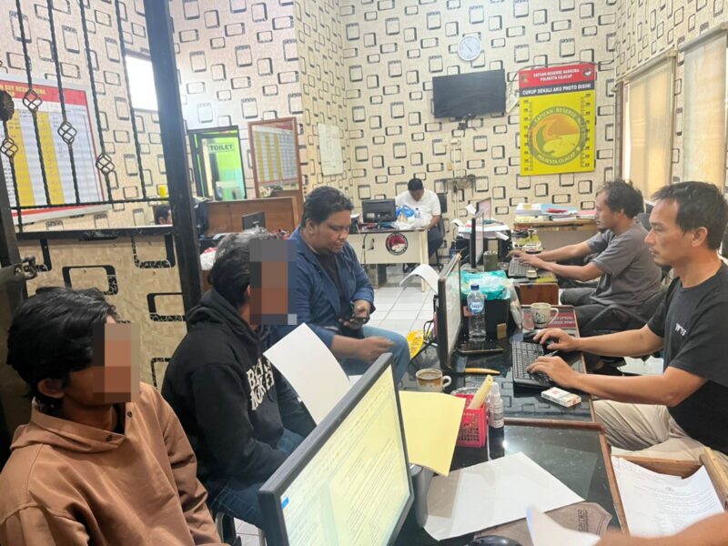 Foto ketika menjalani pemeriksaan oleh Polresta Cilacap 