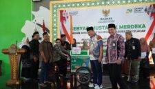 Foto ketika penyerahan 