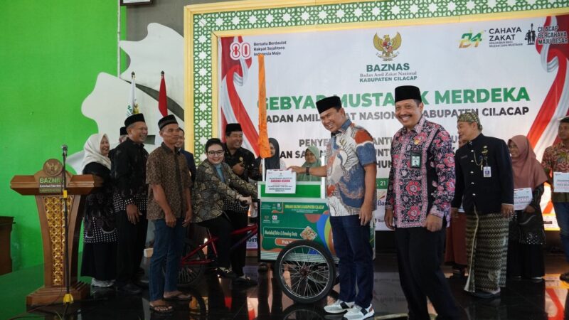 Foto ketika penyerahan 