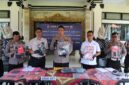 Foto : Barang Bukti yang Ditunjukan oleh Aparat kepolisian Bali