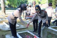 Foto Ketika berpose Tebur Bunga 