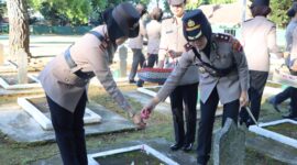 Foto Ketika berpose Tebur Bunga 