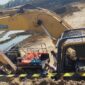 Foto pasca pengisian solar yang diduga BBM subsidi yang diangkut memakai mobil grandmax untuk mengisi alat berat excavator tersebut 