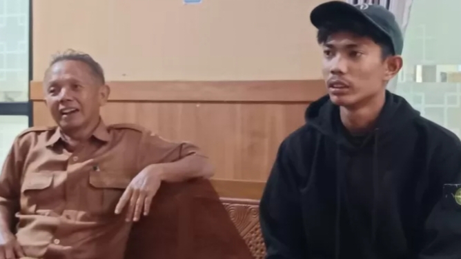 Foto : Nail Ardiansyah Ketika meluapkan kekecewaannya karena tak di trima kerja 