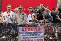 Foto :Juru Bicara KPK, Budi Prasetyo, langsung turun menemui massa. Di,  Yang Menuntut penindakan KPK kepada Bupati Pati 1 Sempetember 2025