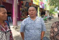 Foto: Disela wawancara kepada investor tengah Budi Susilo kiri, Didik Prasetiyo Selalu Dari PT. WEIYE BANGUN INDONESIA. Kanan Yoyok Sriyono selaku Pengagas awal untuk melanjutkan pembangunan pasar Jetis jumad/03/10/2025