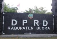 Foto tampak depan gedung DPRD Blora 