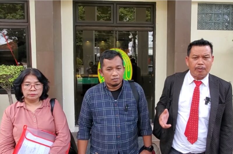 Foto : ketika wawancara dengan Advokat senior John L Situmorang, S.H., M.H., angkat bicara mengenai perkara pidana yang menjerat kliennya, Suwarno bin Atmo Marmin Rabo 01/10/2025