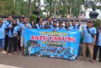 Foto : Setelah menyalurkan Jumad Berkah oleh PKL paguyuban satu payung salatiga