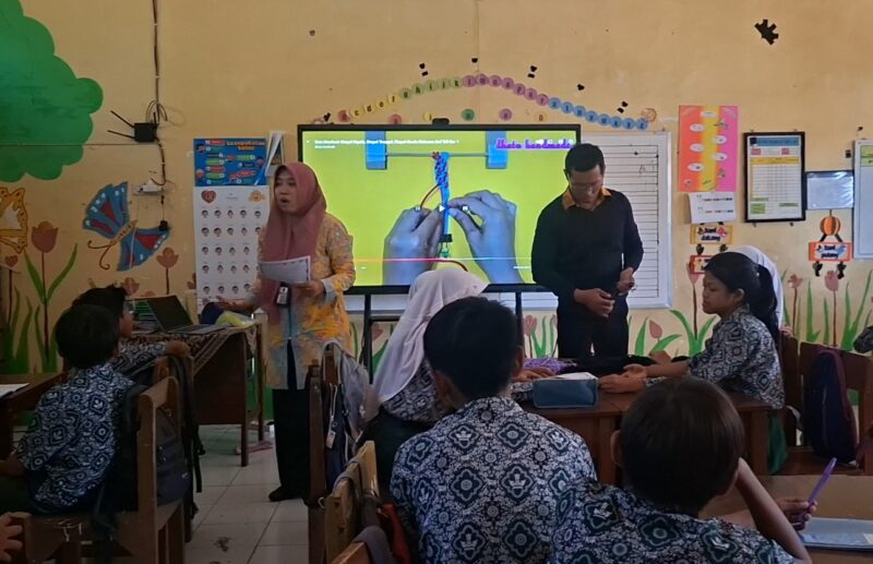 Foto: Suasana kelas 5 SDN Ngijo 01 ketika Guru memberikan pelajaran