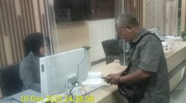 Foto : ketika melaporkan ke kejaksaan tinggi Jawa Tengah 