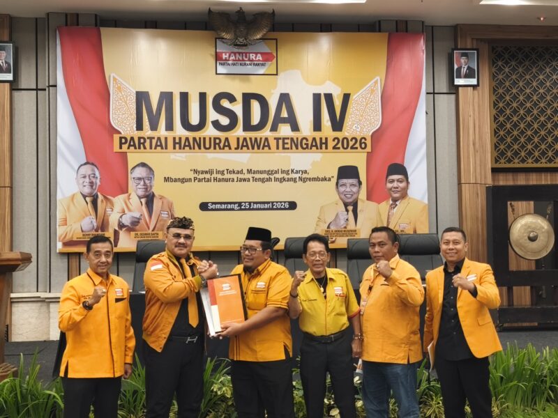 Foto : Ketika KRH Dr. Drs. H. Hono Sejati Pradoto Jatinangoro, SH, MHum