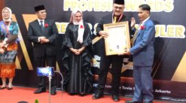 Foto :KRH Dr. Drs. H. Hono Sejati Pradoto Jatinangoro, S.H., M.Hum, Ketua DPD Partai Hanura Provinsi Jawa Tengah. Yang Telah Menerima Anugrah Profesi Profesi Award 2026