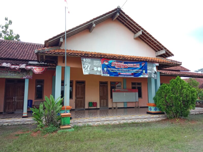 Foto : kantor desa