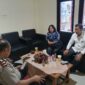 Foto : Ketika John L Sitomorang SH., MH. Menemui Kapolsek Jepon, Iptu Junaidi,
