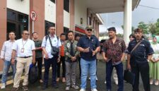 Foto : ketika konferensi pers Di halaman pengadilan negeri Salatiga 9/03/2026