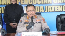 Foto : Kabid Humas Kombes Pol. Artanto bersama Direktur Reskrimsus Kombes Pol. Djoko Julianto.