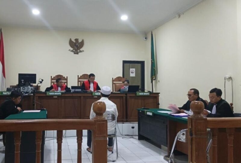Foto : Ketika sidang perdana yang menarik perhatian publik 