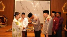 Foto :Brigjen Pol. M. Syahduddi selaku Kapolrestabes Semarang lama dan Kombes Pol. Heri Wahyudi selaku Kapolrestabes Semarang yang baru.