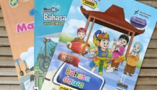 Foto : Buku LKS Yang Dijual oleh Pihak Sekolah Dengan Harga yang Fantastis Bisa Mencapai 2x lipat