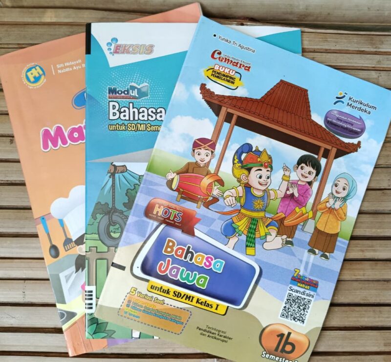 Foto : Buku LKS Yang Dijual oleh Pihak Sekolah Dengan Harga yang Fantastis Bisa Mencapai 2x lipat
