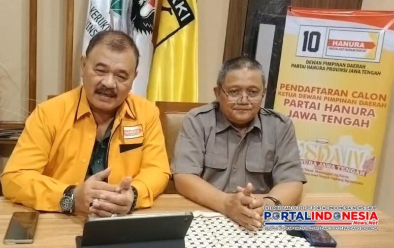 Foto: Ketua DPD Hanura Jawa Tengah, Dr Drs H KRH Hono Sejati Pradoto Jatinangoro SH MH, dan didampingi Wakil Ketua Ir Coek Suroso MT,