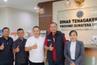 Foto: Disnaker Sumut bersama Awak Media
