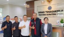 Foto: Disnaker Sumut bersama Awak Media