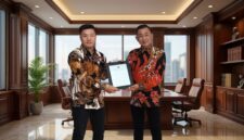 Foto : Sebelah kanan Direktur PT Anugrah Abadi Kencana, Marcellino Valent Gusna SM, dalam sebuah pertem tertutup bersama jajaran manajemen yang digelar di salah satu restoran prestisius di Kota Semarang, Minggu (10/5/2026).
