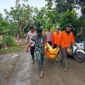 Foto : Ketika aparat TNI POLRI Serta Basarnas Men evaluasi jenasah korban banjir