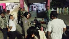 Foto: Kapolsek Gayamsari Kompol Yuna Ahadiyah, S.H., jadi ajang kumpul keluarga besar – mulai dari petugas polisi, perangkat kelurahan, Babinsa, tokoh masyarakat, security rusunawa, hingga orang tua dan para remaja