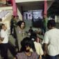 Foto: Kapolsek Gayamsari Kompol Yuna Ahadiyah, S.H., jadi ajang kumpul keluarga besar – mulai dari petugas polisi, perangkat kelurahan, Babinsa, tokoh masyarakat, security rusunawa, hingga orang tua dan para remaja