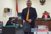 Foto : ahli ketenagakerjaan ternama, Dr. Drs. H. Hono Sejati, S.H., M.Hum, Setelah keahliannya dalam sidan 

memberikan keterangan