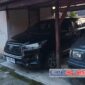 Foto : satu unit mobil Toyota Innova Reborn warna hitam bernomor polisi G 1702 PC. Yang Di Sita Polresta Cilacap Tanpa Kejelasan Terkait Kasus apa