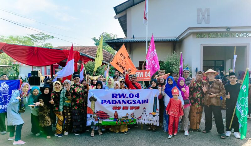 Foto: Warga RW 04 Kel. Padangsari, Peserta Karnaval HUT Kota Semarang ke- 479