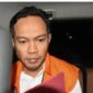 Foto: Tersangka Korupsi Eks Bupati Cilacap Syamsul Aulia Rachman