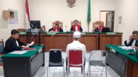 Foto: Sidang PT. Universal Indo Perdana