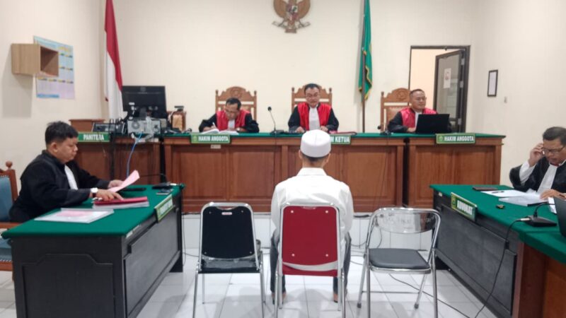 Foto: Sidang PT. Universal Indo Perdana
