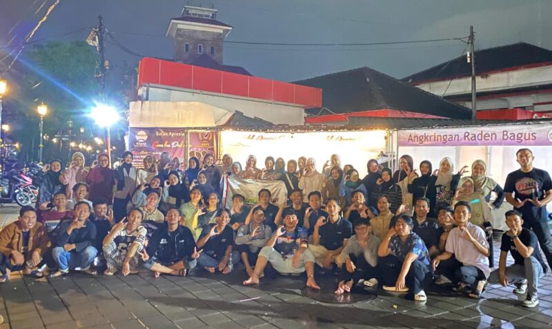 Foto: CSSMoRA UIN Walisongo Ngaliyan bersama talent WApreS (Wadah Apresiasi Seniman)
