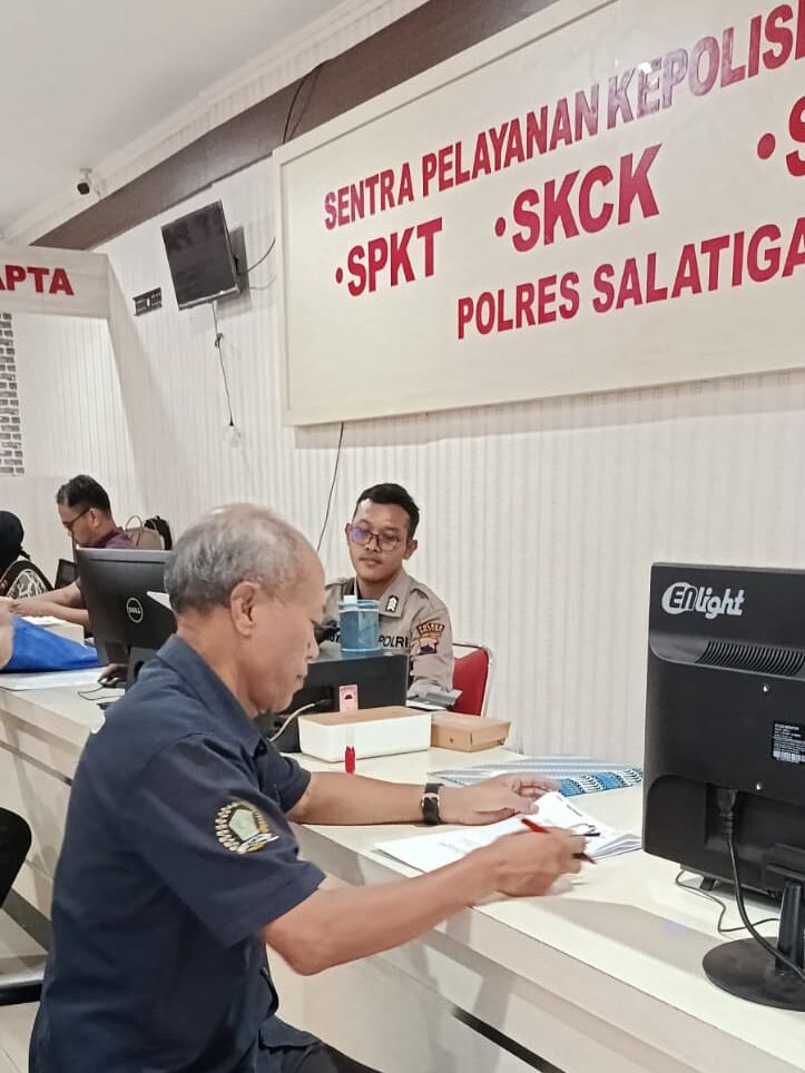 Foto: Elman Sirait Ketua DPD AWPI Jateng Mendampingi Pelaporan