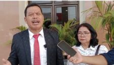 Foto : John L Situmorang S.H M.H Ketika Memberikan keterangan kepada awak media
