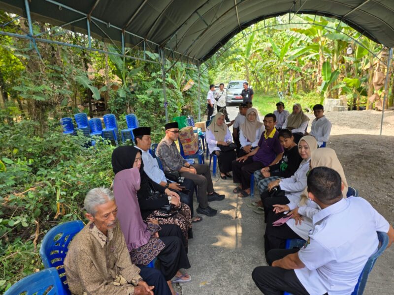 Foto : Anggota Komisi D DPRD Kabupaten Blora dari Fraksi PKB, H. Ahmad Fahim Mulabby. Politisi yang akrab disapa Gus Fahim itu mendatangi langsung keluarga almarhumah M (41) di Desa Mojorembun, Kecamatan Kradenan, Rabu (24/6/2026).