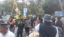 Foto : Ketika Prosesi Sedekahkan Bumi Berlangsung