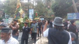 Foto : Ketika Prosesi Sedekahkan Bumi Berlangsung