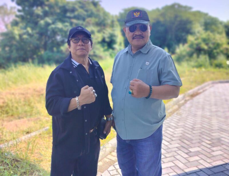 Foto : kanan Dr. Drs. H. KRH. Hono Sejati, PJ, SH., M.Hum. bersama Rd. H. Rizal Thamrin, SE., SH., M.Hum. guna mengurus dan menyelesaikan seluruh aspek hukum yang berkaitan