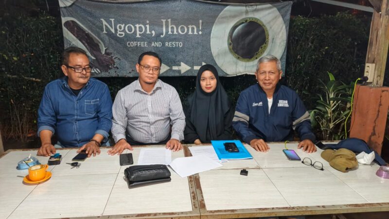 Foto : kuasa hukum Diah Iswahyuningsih dari Kantor Hukum Komaruddin Nur, S.H. & Partners menyampaikan hak jawab resmi, Pada Selasa 30 JUNI 2026